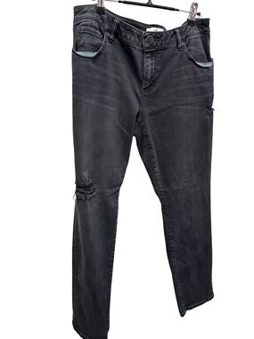 628 / Cabi Slim Boyfriend Distressed Jeans Size 12